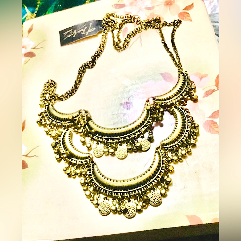 Gorgeous Thalia Necklace